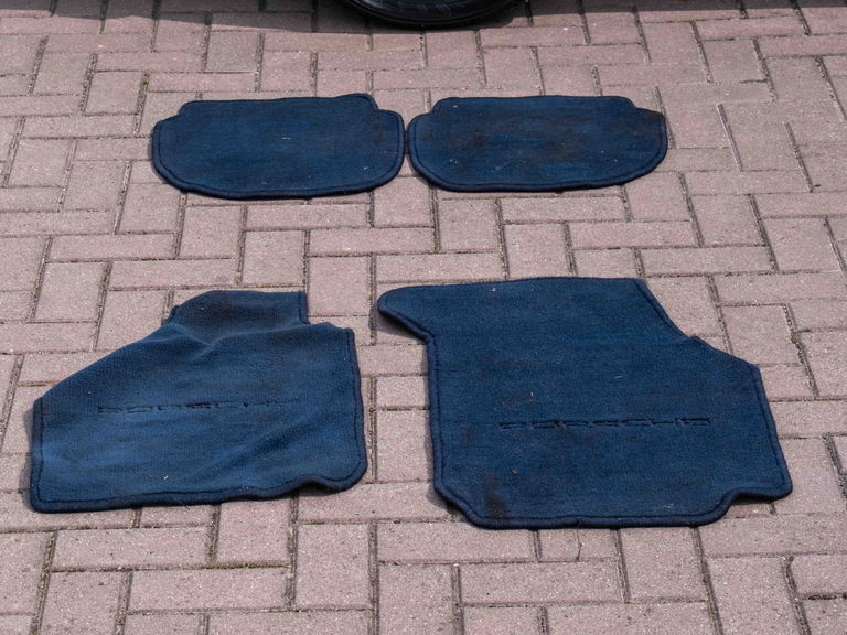 Porsche 911 Carrera 3.2 (US)