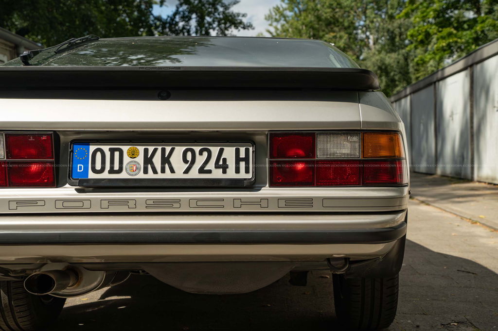 Porsche 924