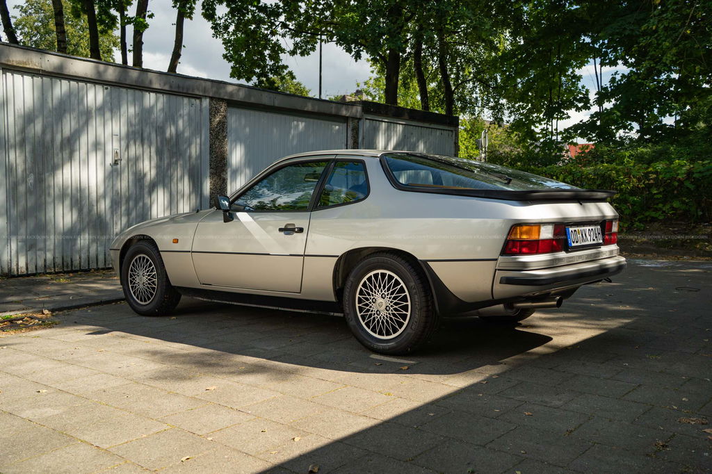 Porsche 924