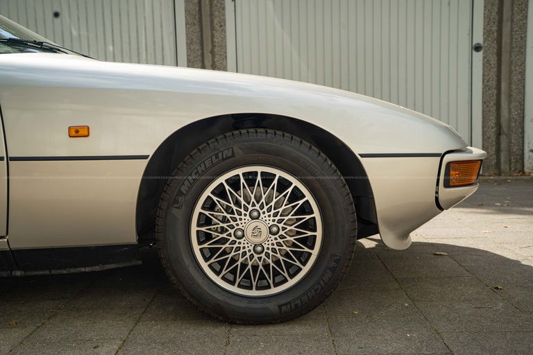 Porsche 924