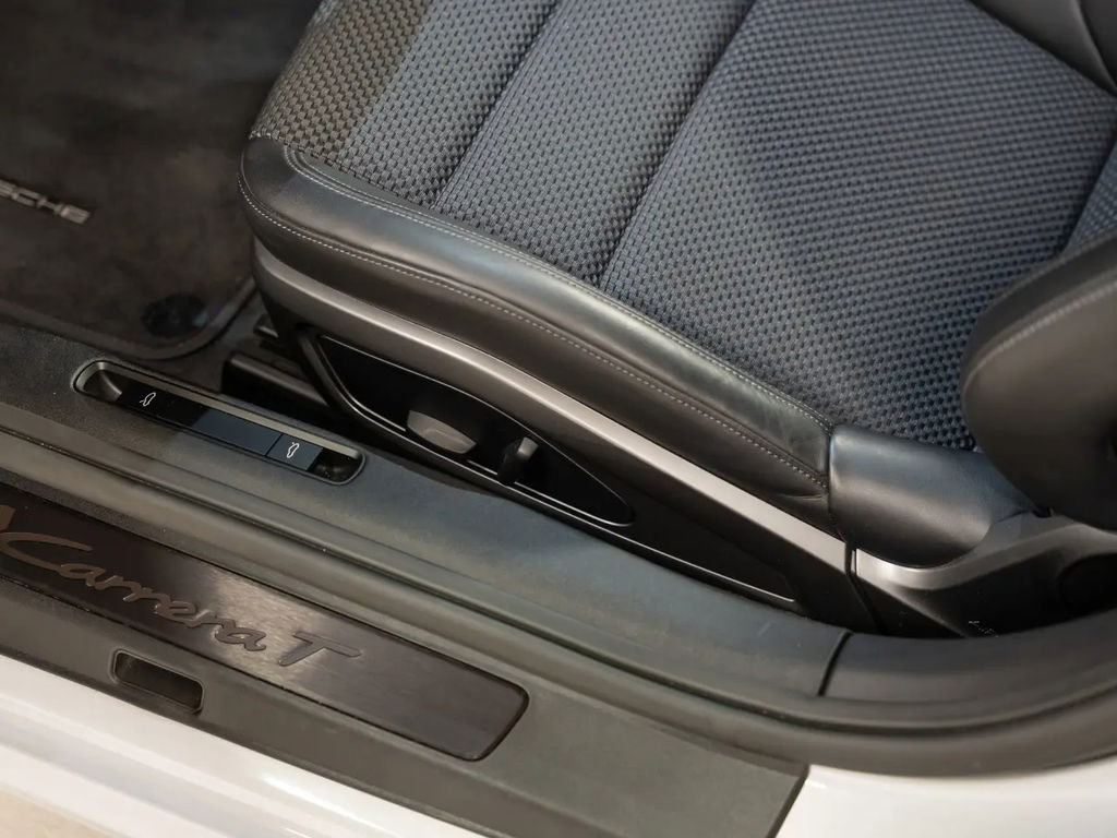 Porsche 992 Carrera T