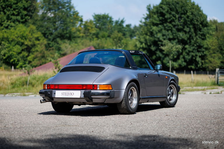 Porsche 911 Carrera 3.2