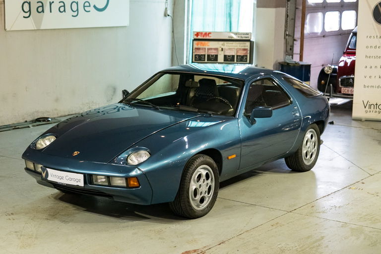 Porsche 928