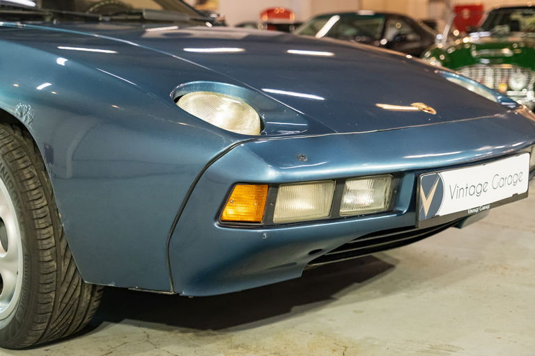 Porsche 928
