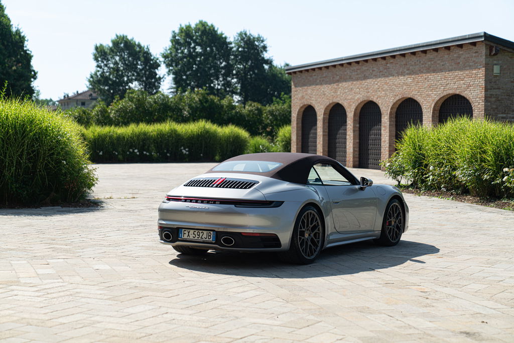 Porsche 992 Carrera 4S