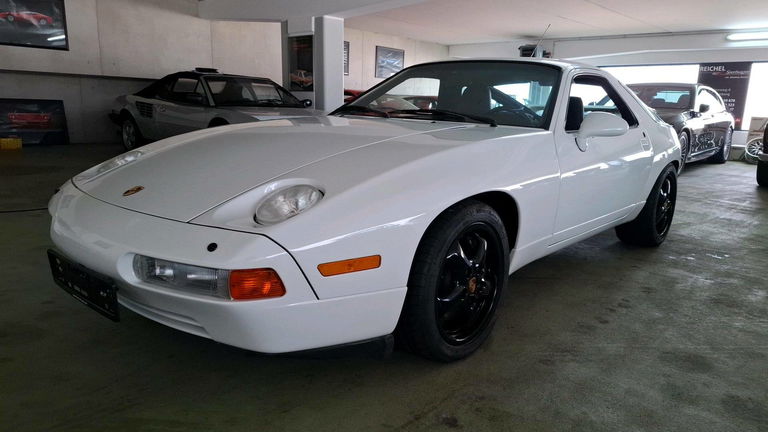 Porsche 928 GTS