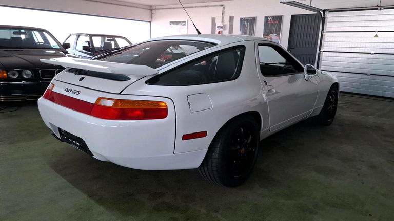 Porsche 928 GTS