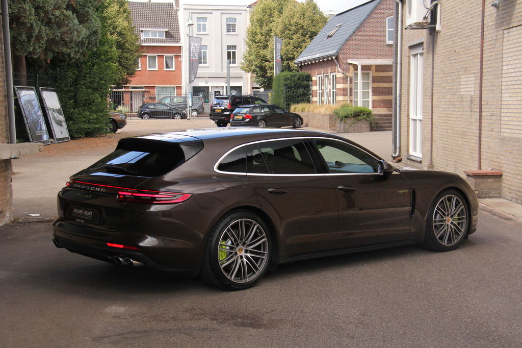 Porsche Panamera 4 E-Hybrid