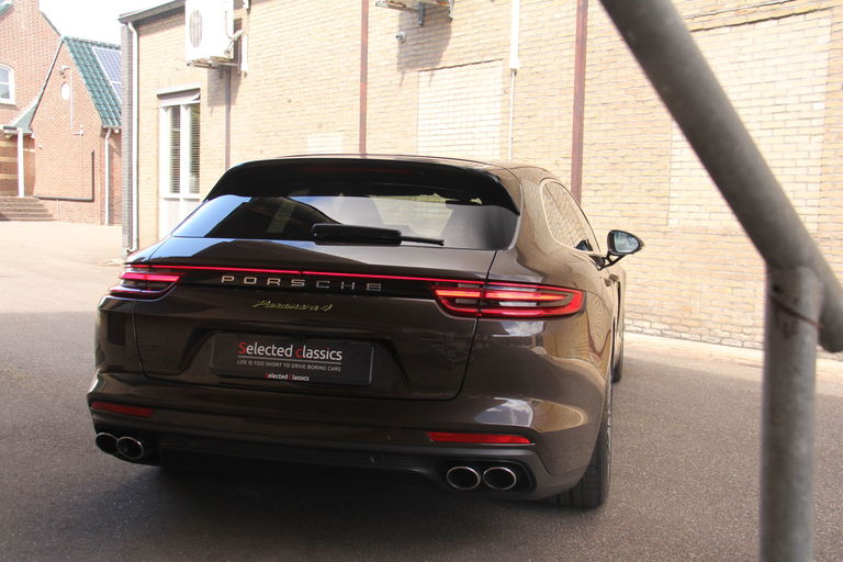 Porsche Panamera 4 E-Hybrid
