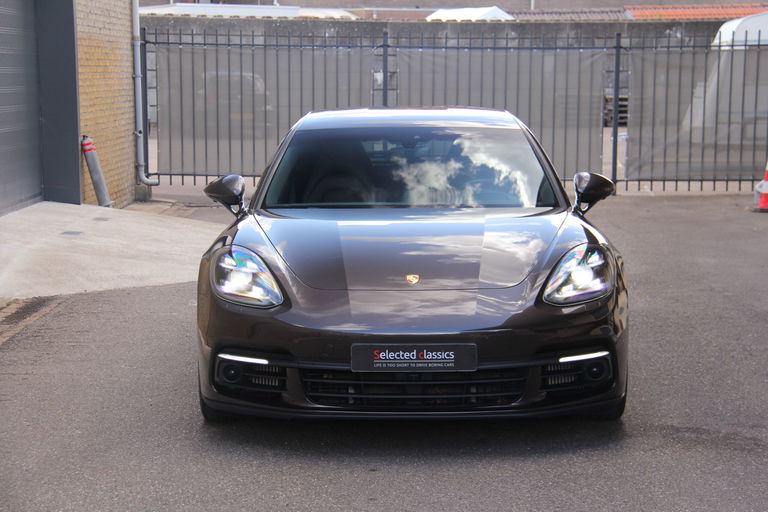 Porsche Panamera 4 E-Hybrid