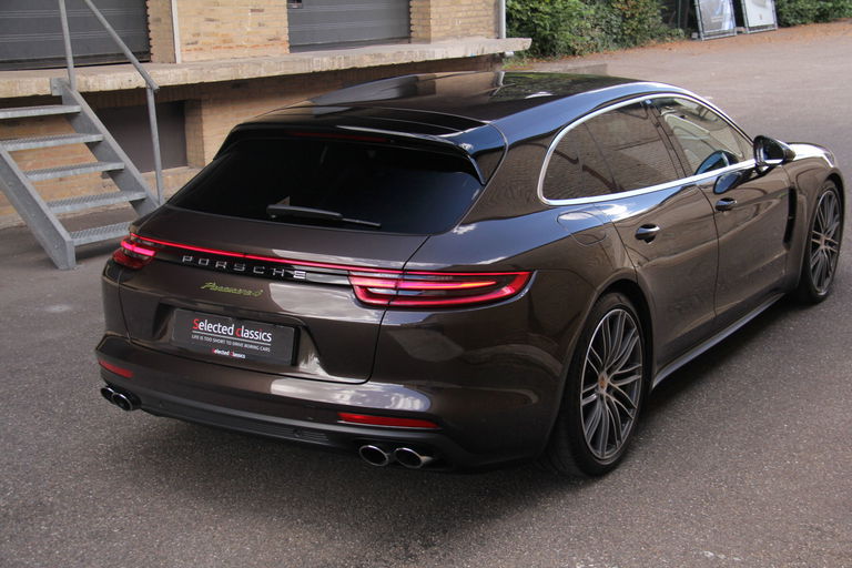 Porsche Panamera 4 E-Hybrid