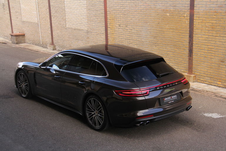Porsche Panamera 4 E-Hybrid