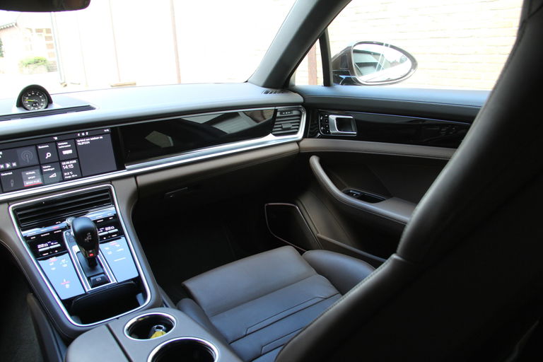 Porsche Panamera 4 E-Hybrid