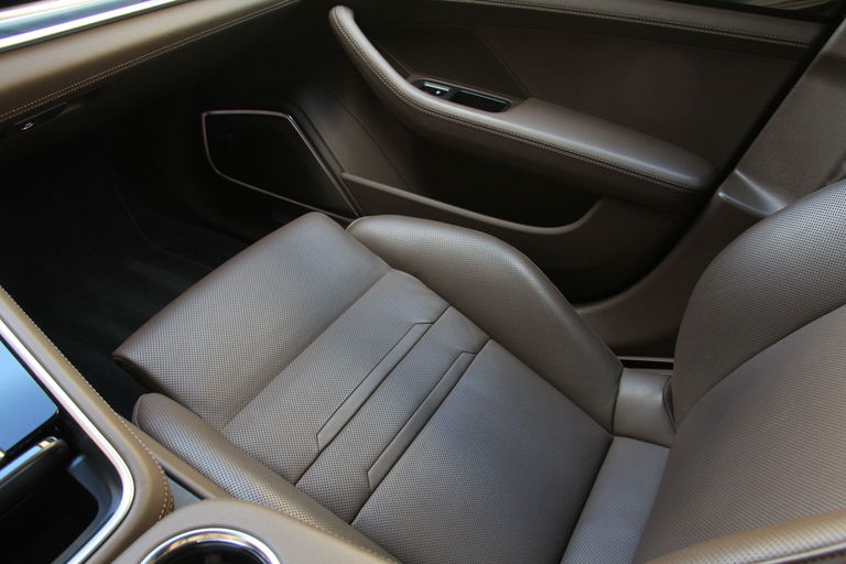 Porsche Panamera 4 E-Hybrid