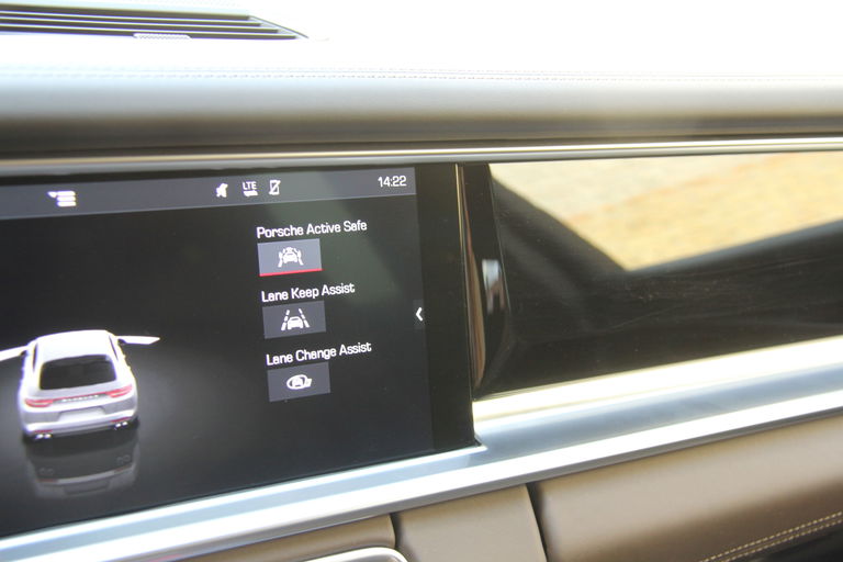 Porsche Panamera 4 E-Hybrid