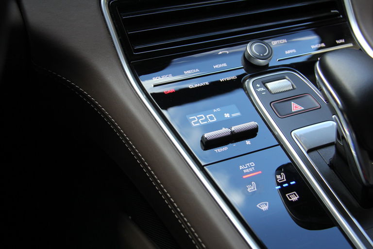 Porsche Panamera 4 E-Hybrid