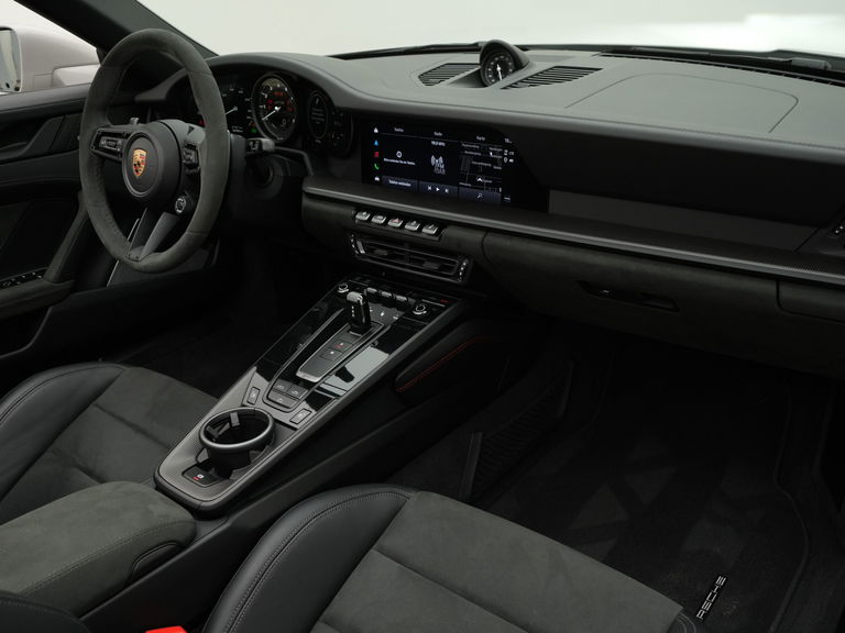 Porsche 992 Carrera GTS