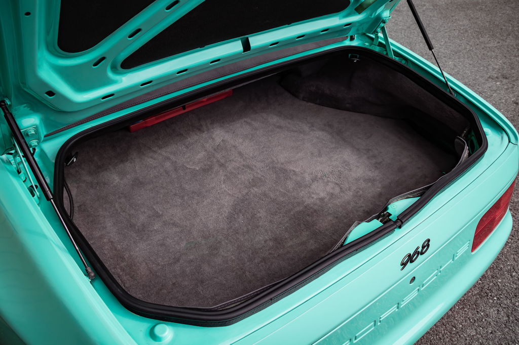 Porsche 968