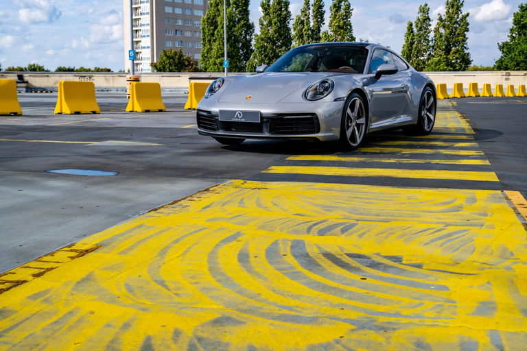 Porsche 992 Carrera 4