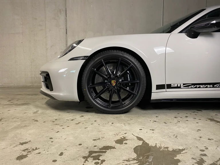 Porsche 992 Carrera 4S