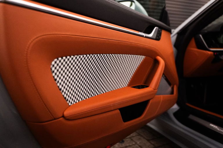 Porsche 992 Sport Classic