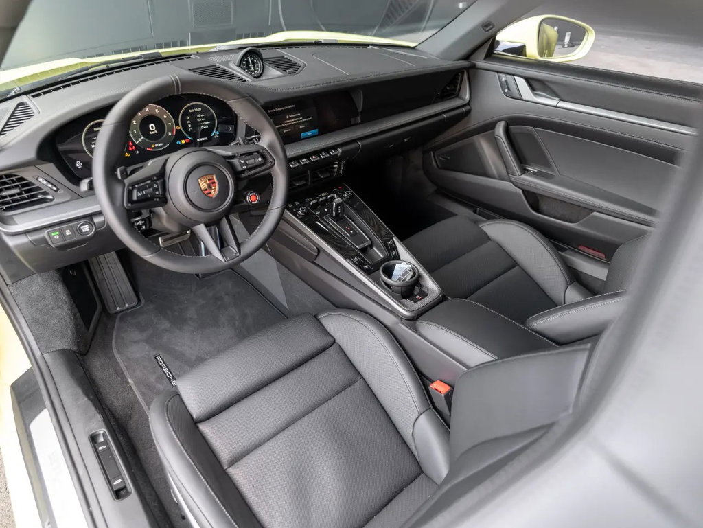 Porsche 992.2 Carrera