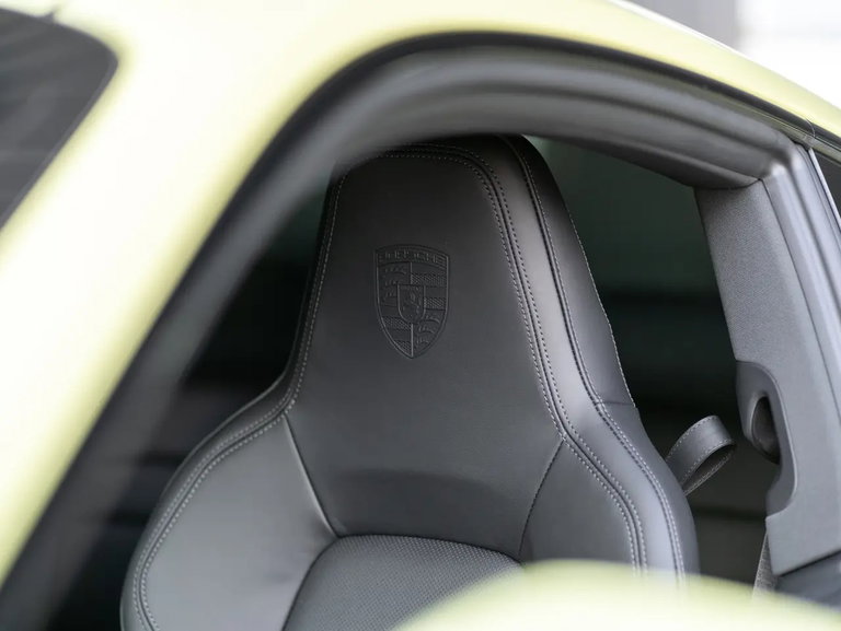 Porsche 992.2 Carrera