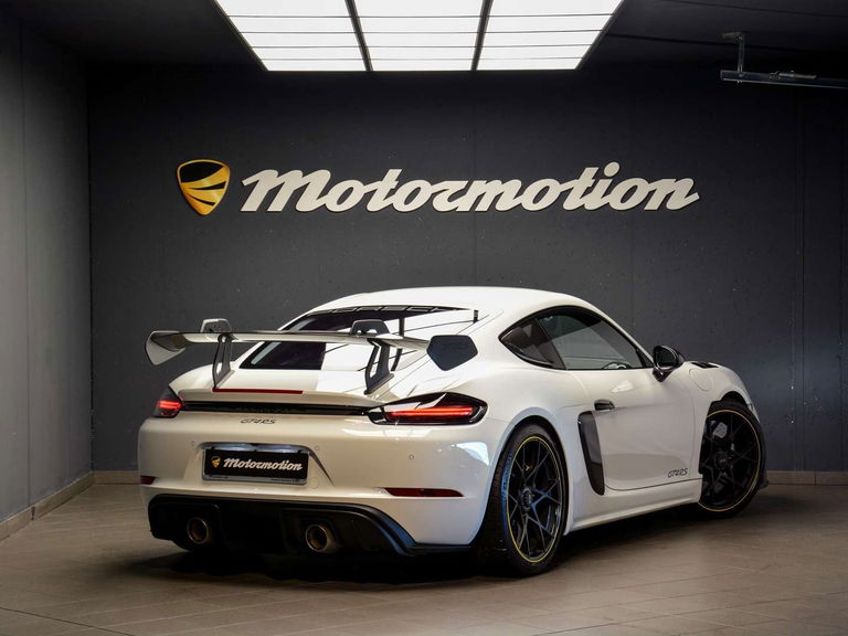 Porsche 718 Cayman GT4 RS