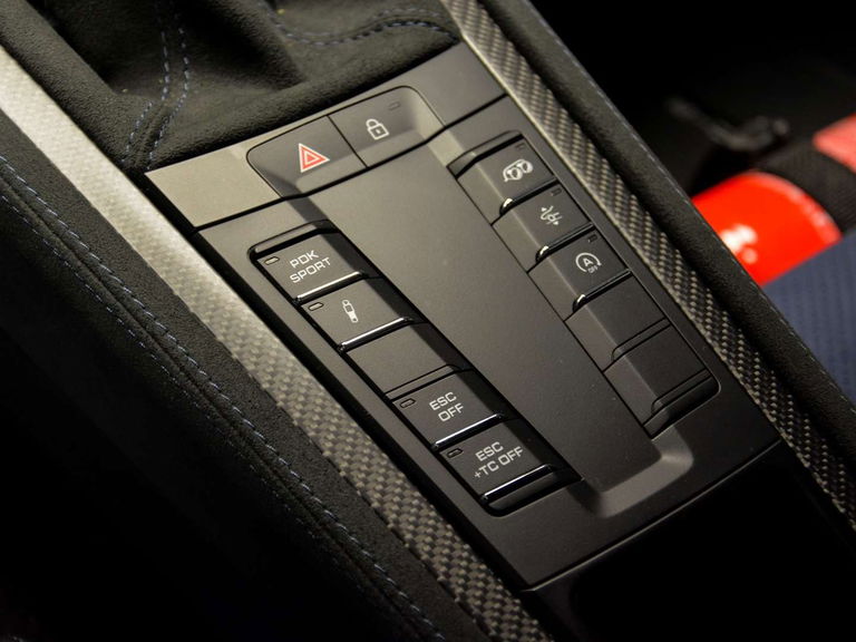 Porsche 718 Cayman GT4 RS