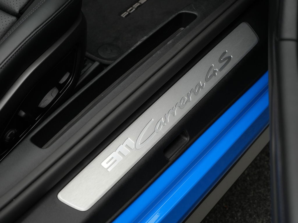 Porsche 992 Carrera 4S