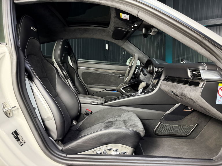 Porsche 991.2 Carrera 4 GTS