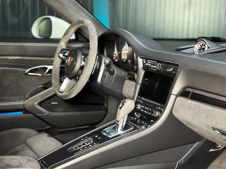 Porsche 991.2 Carrera 4 GTS