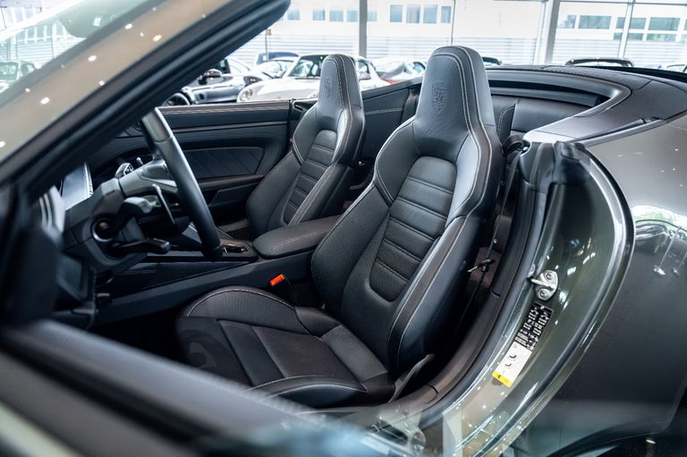 Porsche 992 Carrera GTS