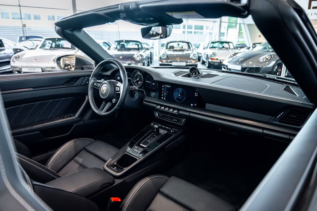 Porsche 992 Carrera GTS