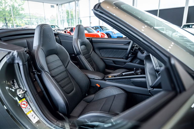 Porsche 992 Carrera GTS