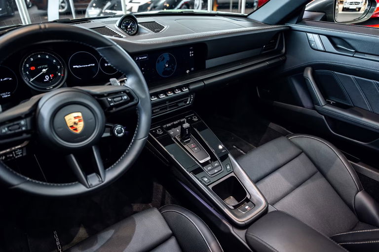 Porsche 992 Carrera GTS