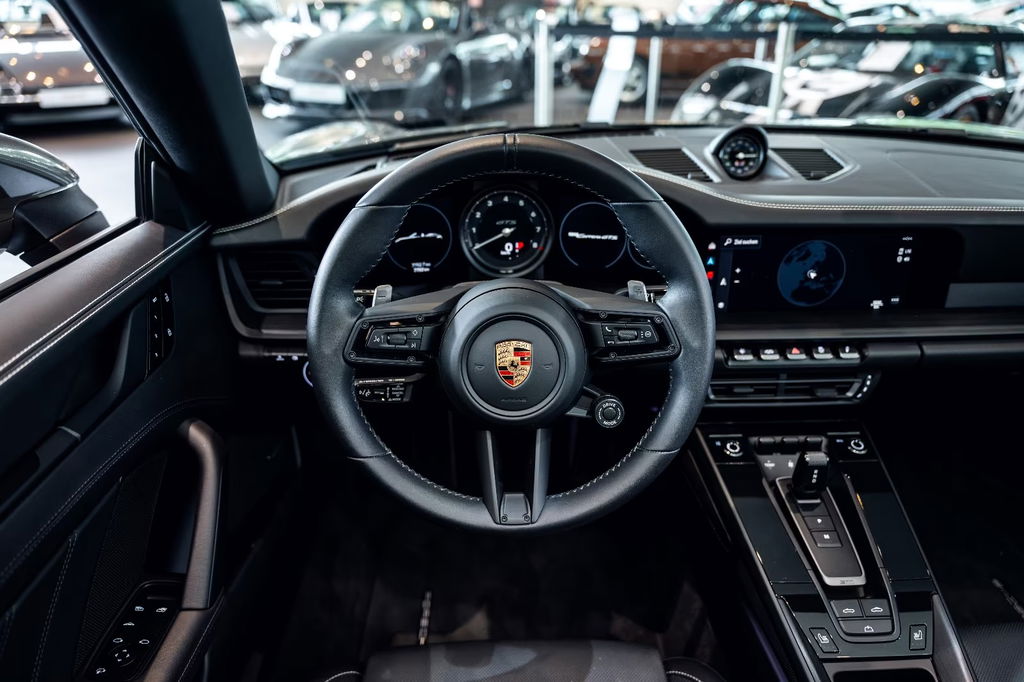 Porsche 992 Carrera GTS