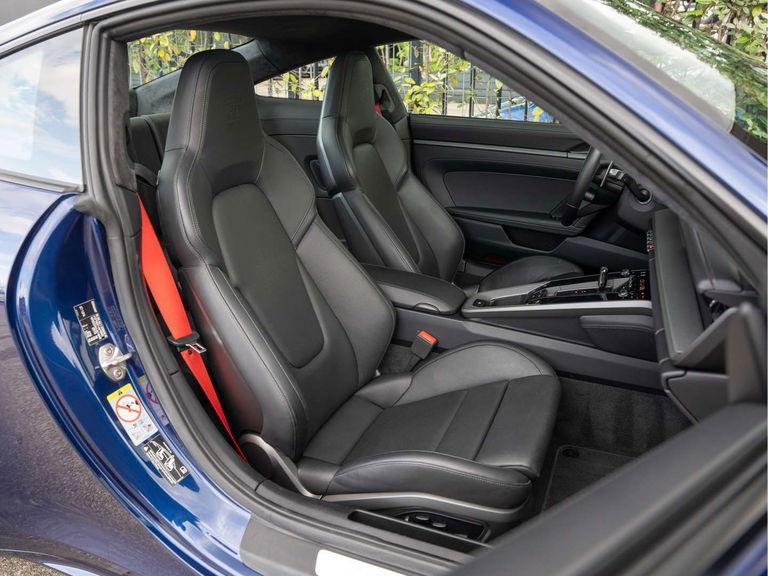 Porsche 992 Carrera 4S