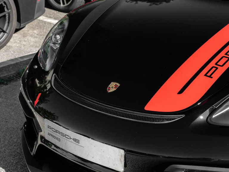 Porsche 718 Cayman GT4