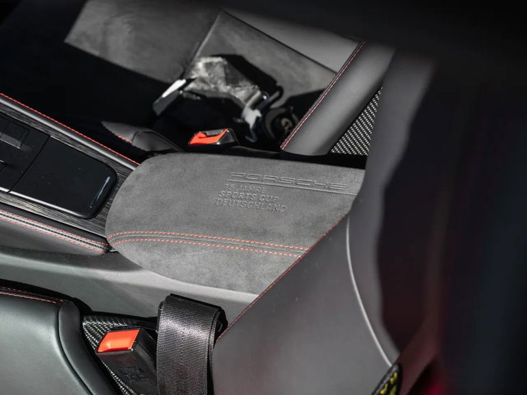 Porsche 718 Cayman GT4