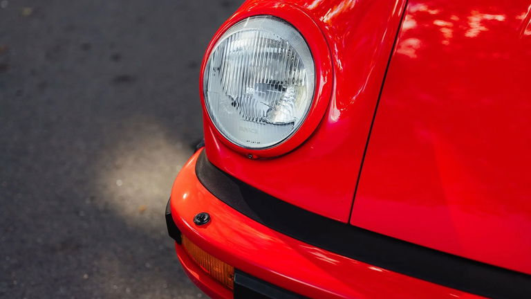Porsche 911 Carrera 3.2 Speedster