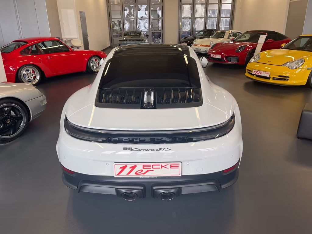 Porsche 992.2 Carrera GTS