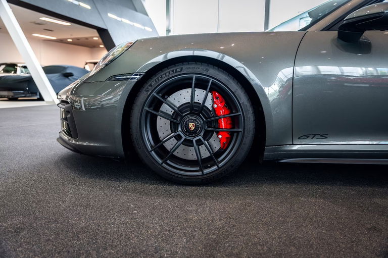 Porsche 992 Carrera GTS