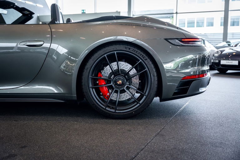 Porsche 992 Carrera GTS