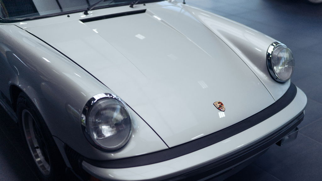 Porsche 911 Carrera (US)