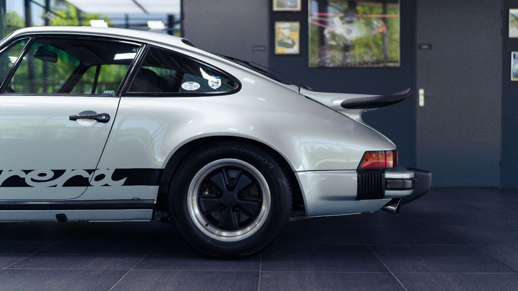 Porsche 911 Carrera (US)