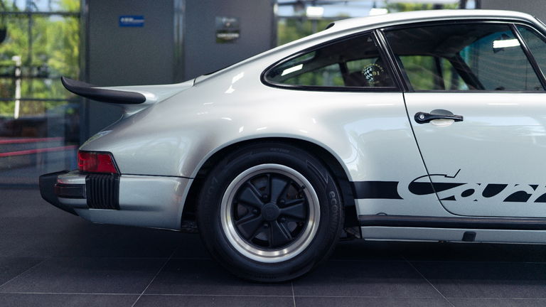 Porsche 911 Carrera (US)