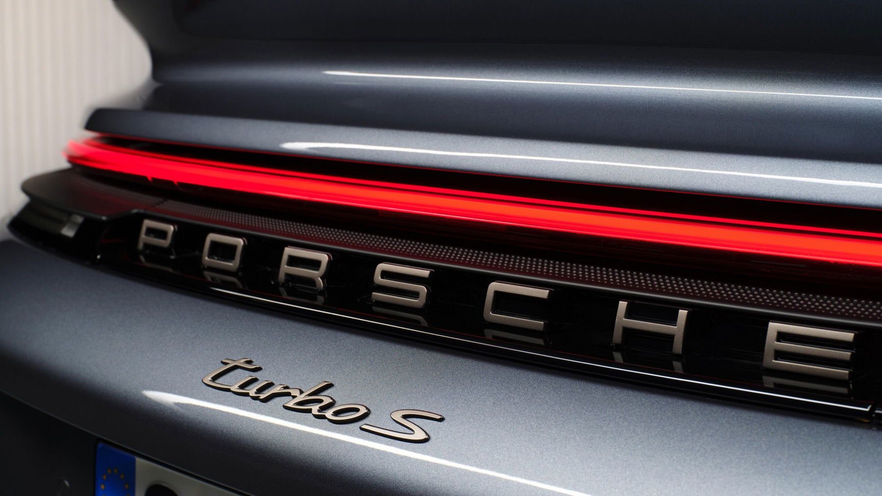 Porsche 992.2 Turbo S Coupe
Porsche 911 Turbo S (992.2) Coupe
Schriftzüge am Heck in Turbonit
