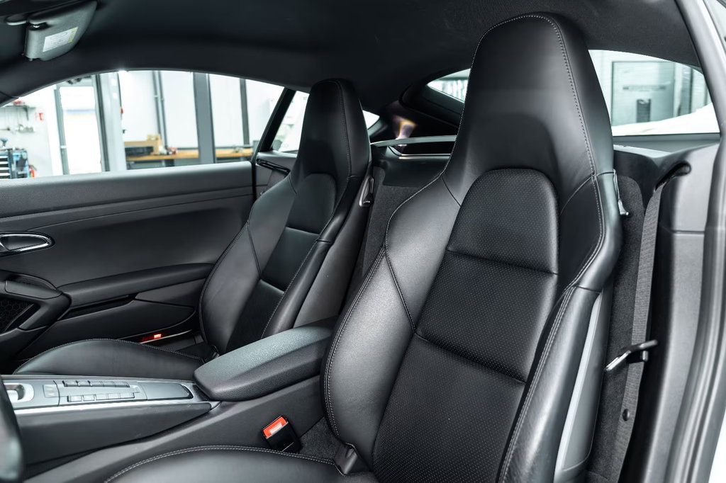 Porsche 718 Cayman