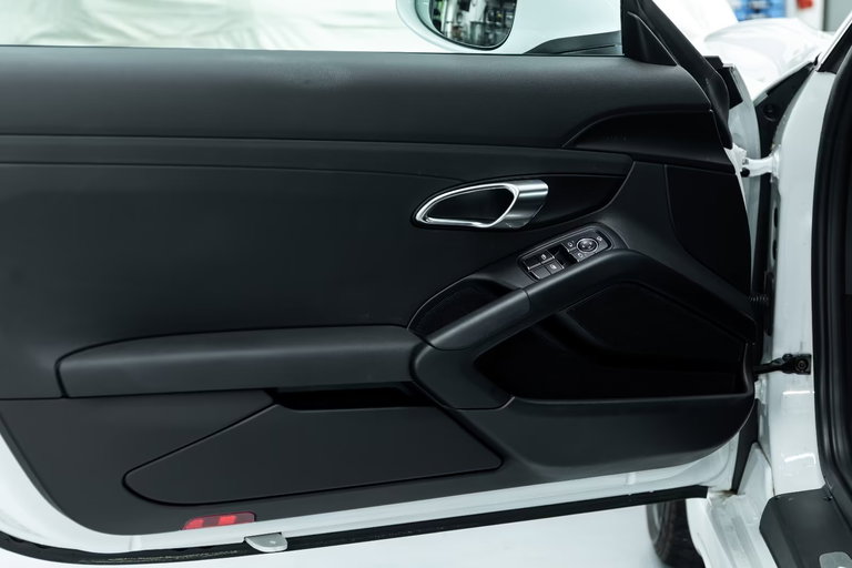 Porsche 718 Cayman